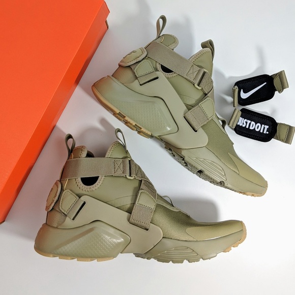 nike air huarache city olive
